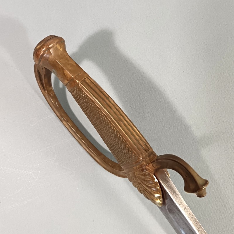 PETIT SABRE D'OFFICIER D'INFANTERIE DE TYPE EMPIRE FABRICATION EUROPEENNE PREMIERE MOITIE DU XIX ème SIECLE